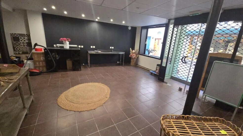Local d'activités dans Dreux à vendre - Photo de l’immeuble – Image 2 sur 18