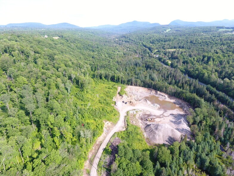 939 US Route 5, Sutton, VT à vendre - Photo de l’immeuble – Image 2 sur 23
