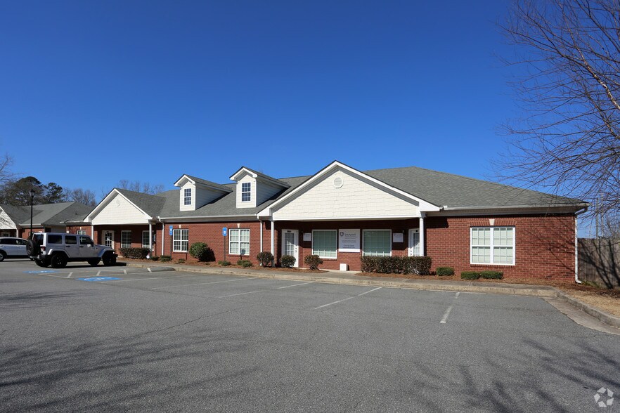 5655 Lake Acworth Dr NW, Acworth, GA à louer - Photo principale – Image 1 sur 26