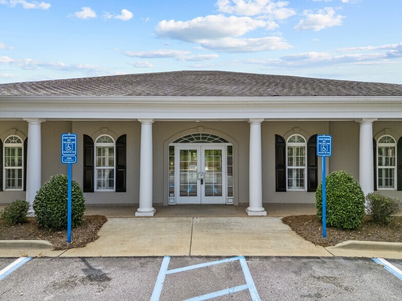 239 Cedric St, Leesburg, GA à vendre - Photo principale – Image 1 sur 55