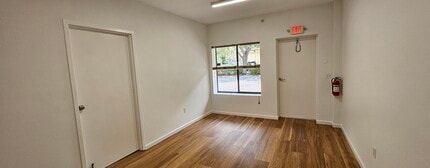 3811 Enterprise Ave, Naples, FL à louer Photo intérieure– Image 2 sur 5