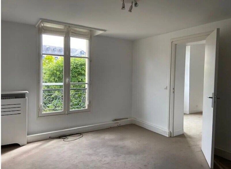 Bureau dans Versailles à louer - Photo de l’immeuble – Image 3 sur 9