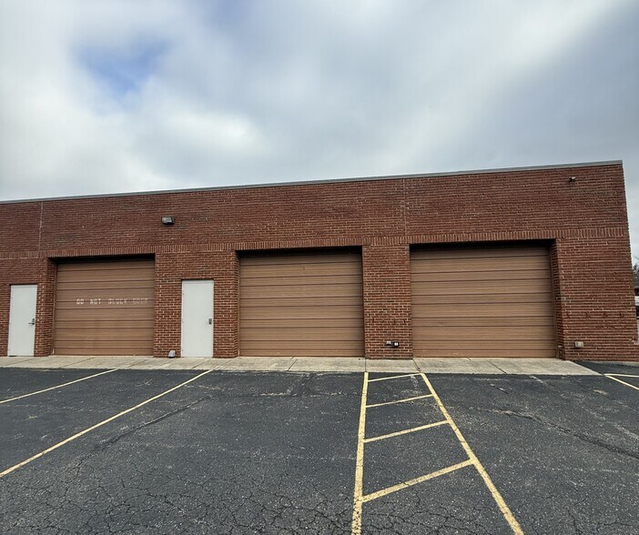 6635 Centerville Business Pky, Centerville, OH à louer - Photo de l’immeuble – Image 3 sur 6