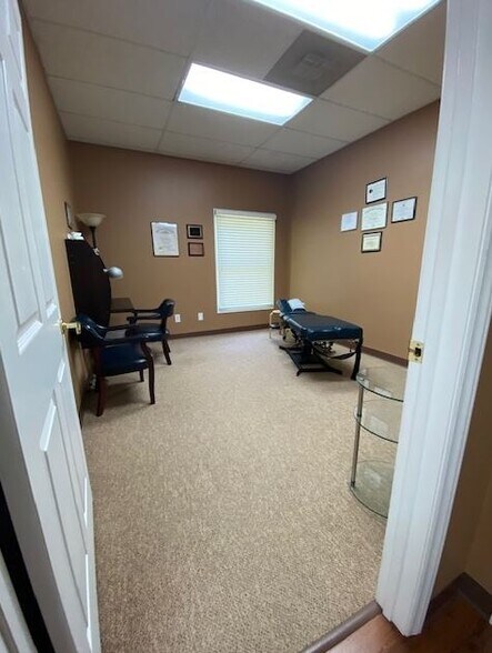 460 S Main St, Davidson, NC à louer - Photo intérieure – Image 3 sur 8