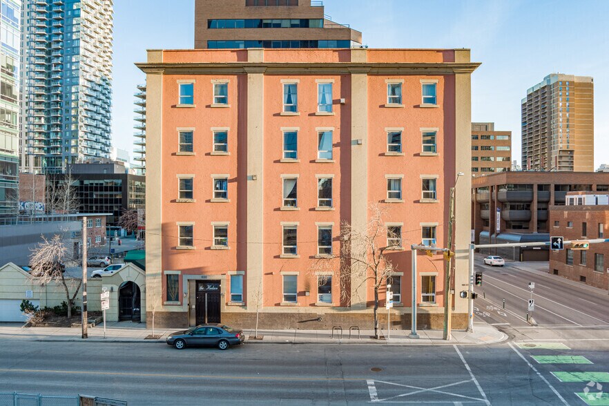 535 10th Ave SW, Calgary, AB à louer - Photo principale – Image 1 sur 6