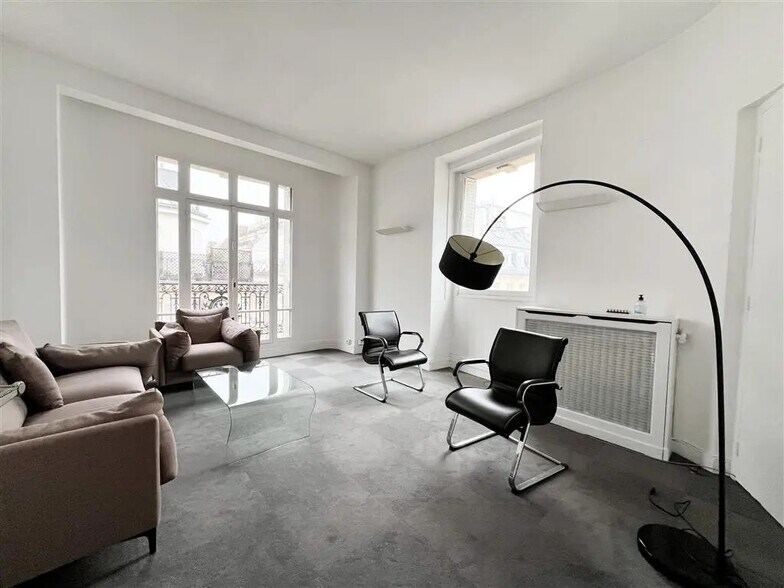 Bureau dans Paris à louer - Photo de l’immeuble – Image 1 sur 9