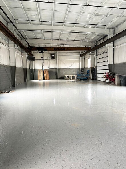 2375 American Ln, Elk Grove Village, IL à louer - Photo de l’immeuble – Image 3 sur 8