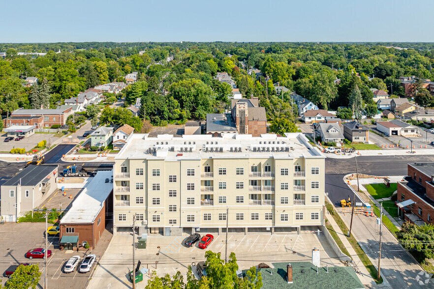 2222 E Michigan Ave, Lansing, MI à louer - Aérien – Image 3 sur 5