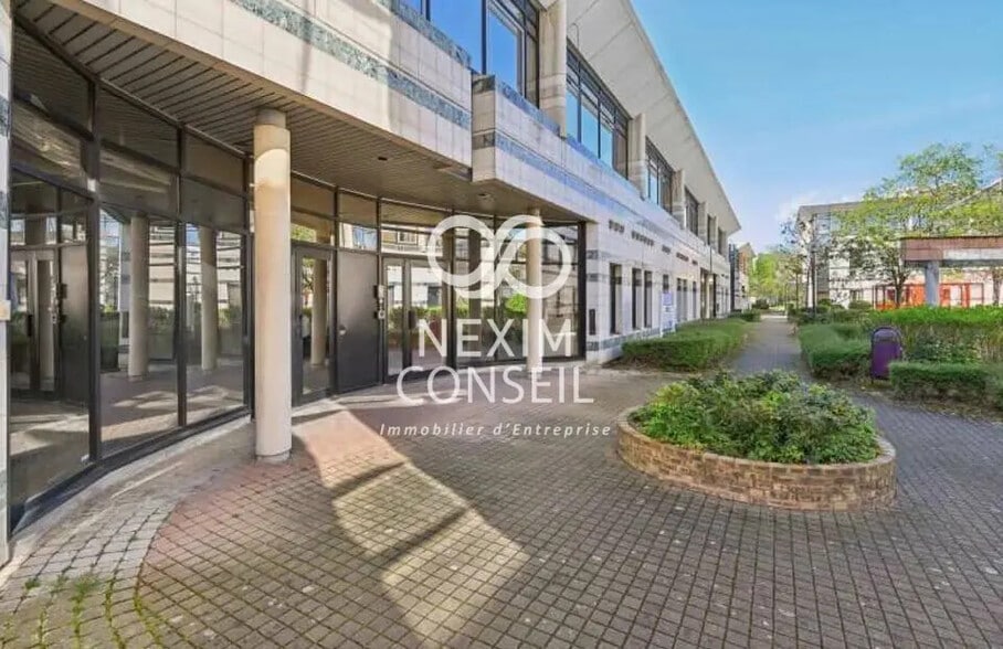 Bureau dans Gennevilliers à vendre - Photo de l’immeuble – Image 1 sur 9