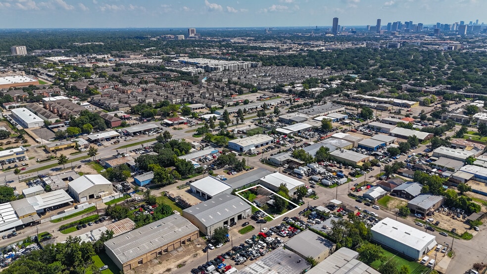 8710 Daffodil St, Houston, TX à vendre - Photo principale – Image 1 sur 5