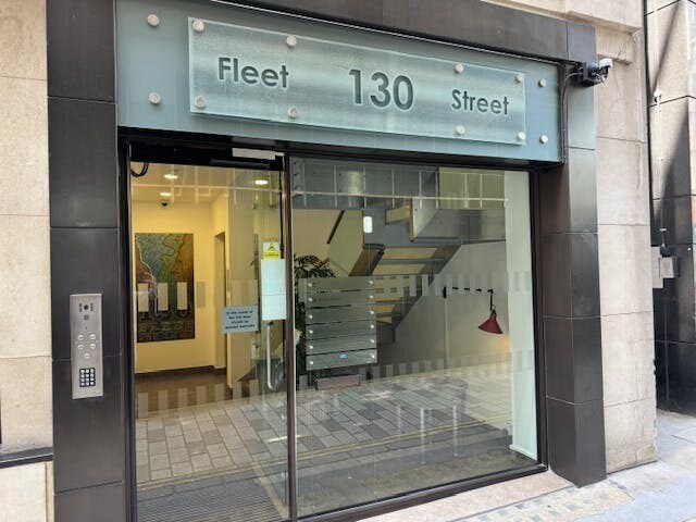130 Fleet St, Londres à louer - Photo de l’immeuble – Image 2 sur 24