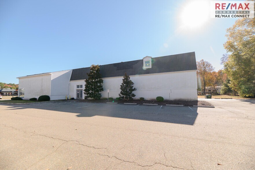 5333 George Washington Mem Hwy, Yorktown, VA à vendre - Photo de l’immeuble – Image 2 sur 28