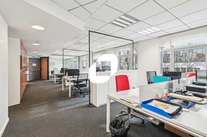 Bureau dans Puteaux à louer - Photo de l’immeuble – Image 1 sur 14