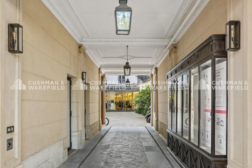 6 Place De La Madeleine, Paris à louer - Photo de l’immeuble – Image 3 sur 5