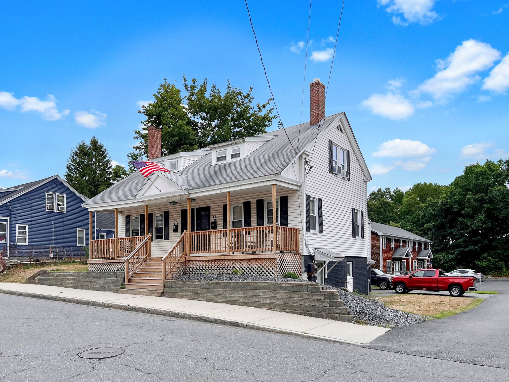 42-44 Grove St, Clinton, MA à vendre Photo principale– Image 1 sur 2
