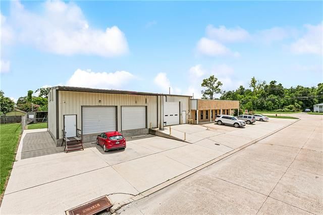 9596 LA-23, Belle Chasse, LA à louer - Photo de l’immeuble – Image 3 sur 17