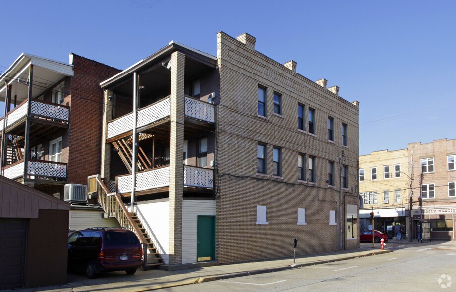 711 Broadway Ave, McKees Rocks, PA à vendre - Photo de l’immeuble – Image 2 sur 2