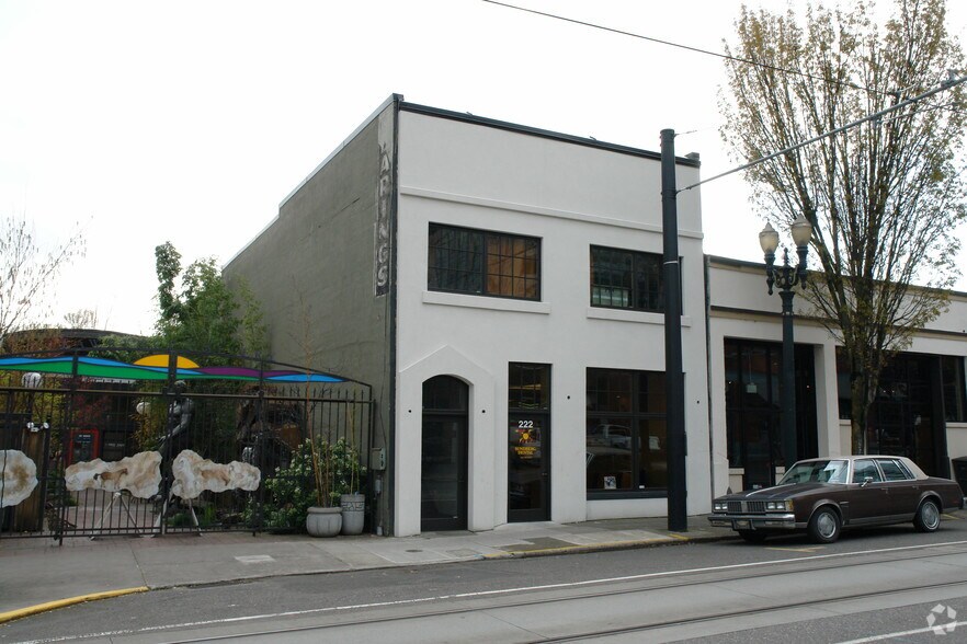 222-224 NW 10th Ave, Portland, OR à louer - Photo principale – Image 1 sur 2