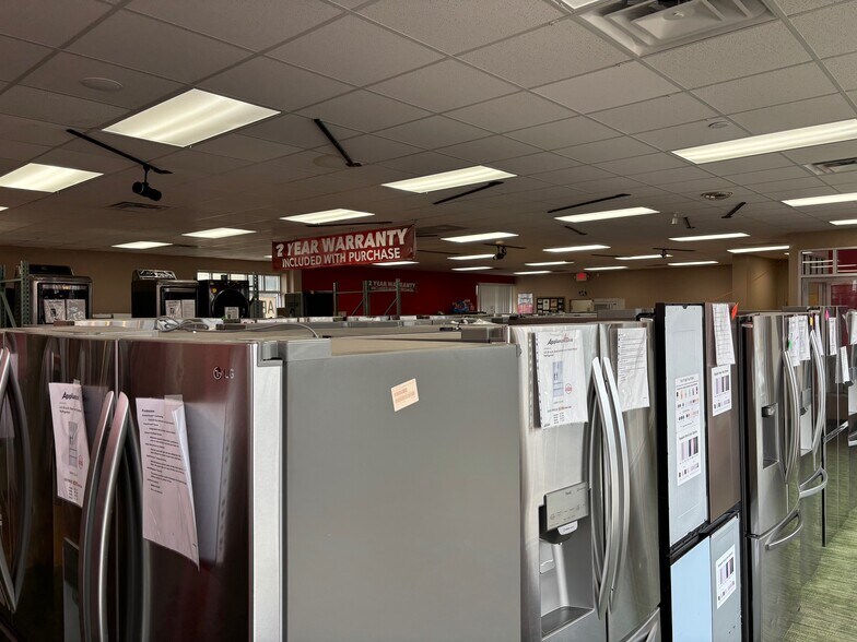 4415 Corunna Rd, Flint, MI à vendre - Photo intérieure – Image 3 sur 7