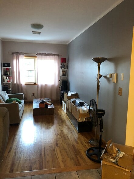 5941 Linden St, Ridgewood, NY à louer - Photo de l’immeuble – Image 3 sur 6