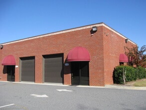 2784 Sugarloaf Pky, Lawrenceville, GA à louer Photo de l’immeuble– Image 1 sur 3