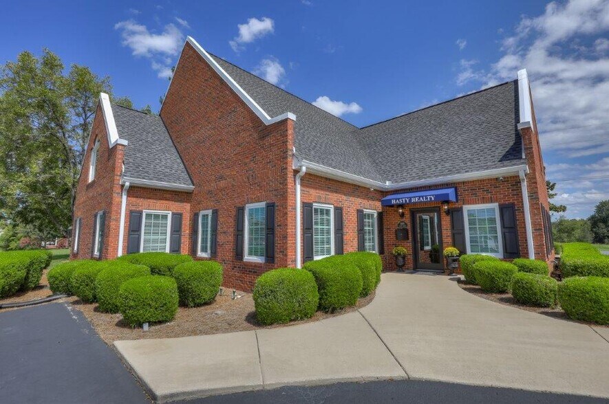 1404 N Main St, Shelbyville, TN à louer - Photo de l’immeuble – Image 2 sur 22