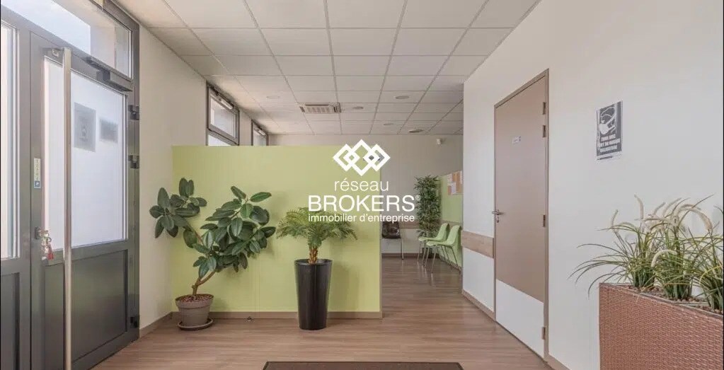 Local commercial dans Échirolles à vendre Hall d’entrée– Image 1 sur 16