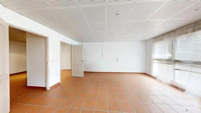 Bureau dans Aubagne à vendre - Photo de l’immeuble – Image 1 sur 1