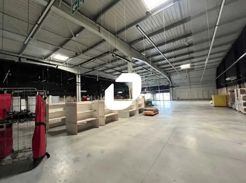 Local commercial dans Thorigny-sur-Marne à louer - Photo de l’immeuble – Image 1 sur 9