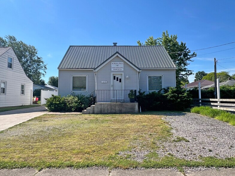 1213 W 38th St, Erie, PA à vendre - Photo de l’immeuble – Image 1 sur 28