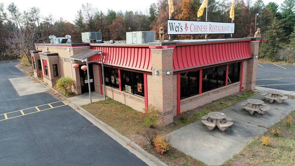 630 S Frontage Rd, Wisconsin Dells, WI à vendre - Photo de l’immeuble – Image 2 sur 57