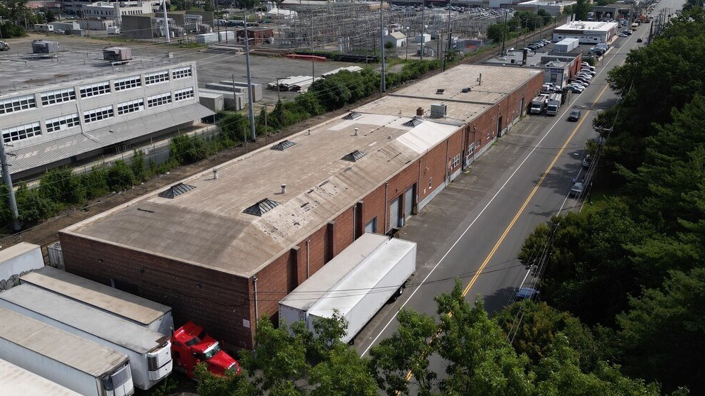 75-79 Commercial Ave, Garden City, NY à louer Photo de l’immeuble– Image 1 sur 12