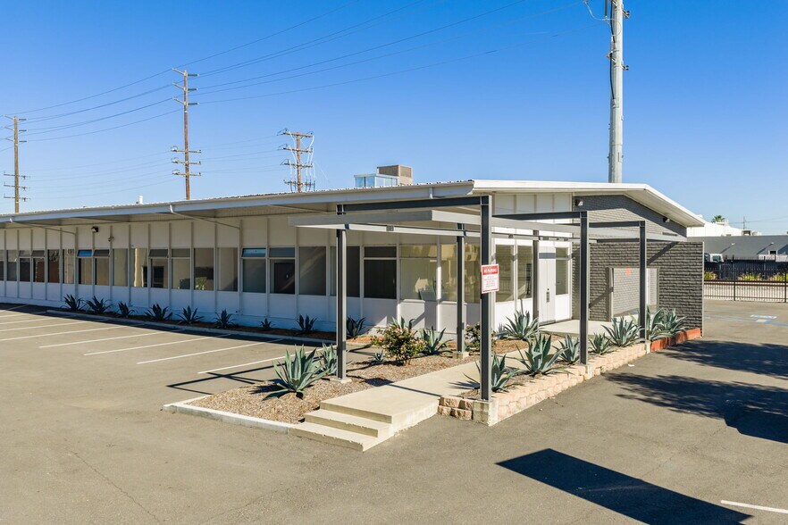 333 W Cerritos Ave, Anaheim, CA à louer - Photo de l’immeuble – Image 3 sur 7