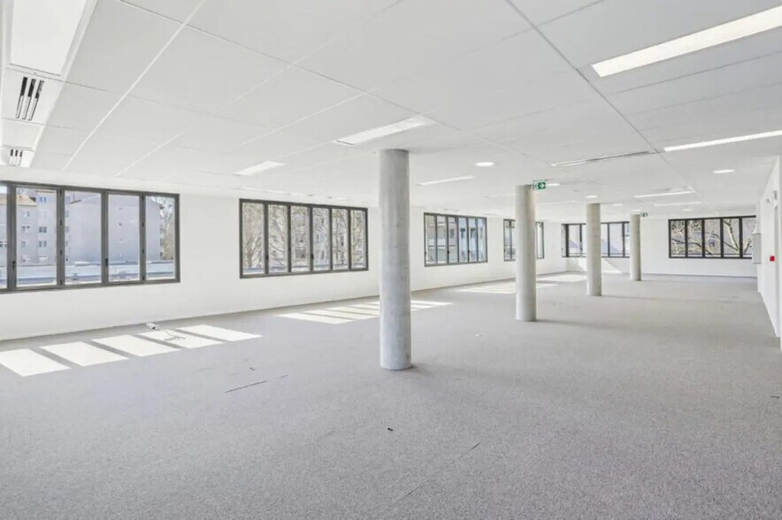 66 Cours Tolstoï, Villeurbanne à louer - Photo de l’immeuble – Image 3 sur 13