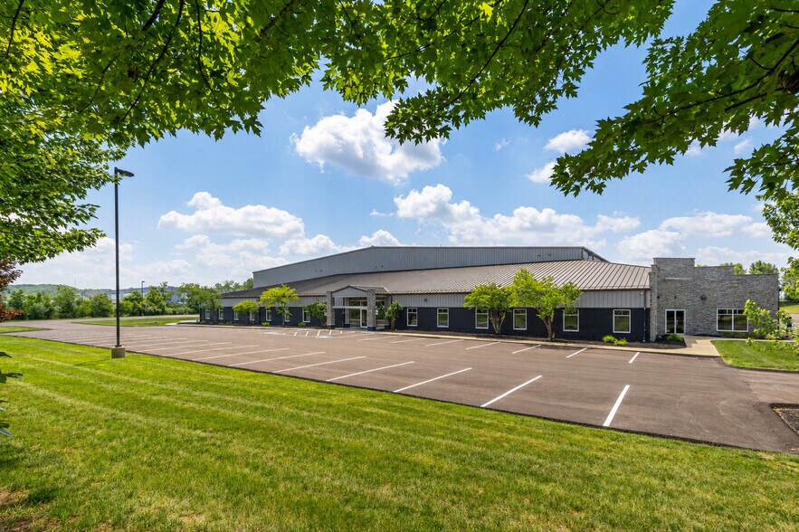 220 S Noah Dr, Saxonburg, PA à louer - Photo de l’immeuble – Image 2 sur 11