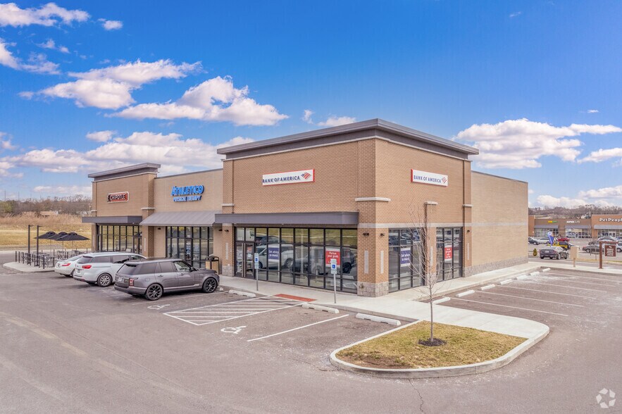 7903 Crossings of Beckett Dr, West Chester, OH à louer - Photo de l’immeuble – Image 3 sur 6
