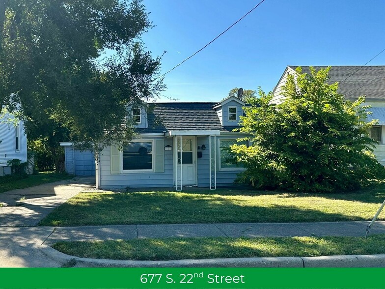 677 S 22nd St, Decatur, IL à vendre - Photo principale – Image 1 sur 1