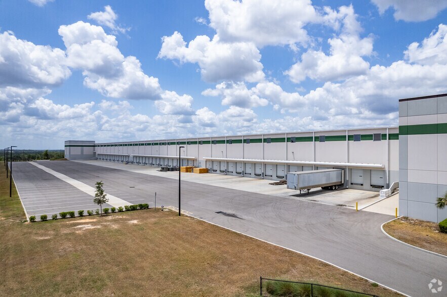 8100 American Way, Groveland, FL à louer - Photo de l’immeuble – Image 3 sur 6