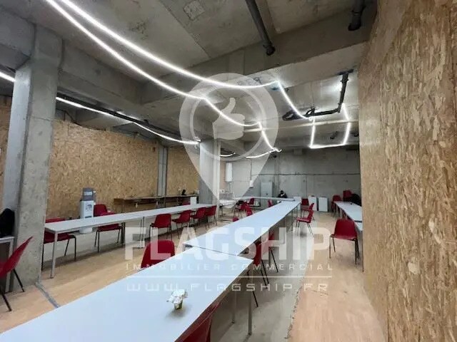 Local commercial dans Paris à vendre - Photo de l’immeuble – Image 3 sur 7