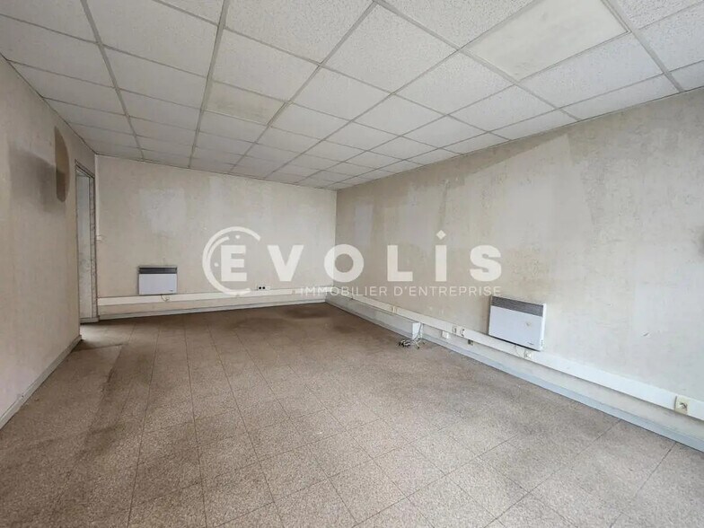 10 Avenue Docteur Schweitzer, Meyzieu à louer - Photo de l’immeuble – Image 2 sur 16