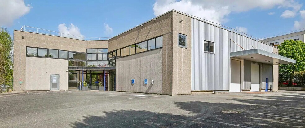 Industriel/Logistique dans Créteil à louer - Photo de l’immeuble – Image 1 sur 13