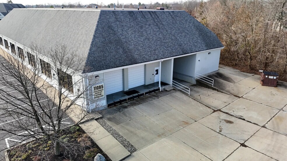 11085 Montgomery Rd, Montgomery, OH à louer - Photo de l’immeuble – Image 3 sur 5