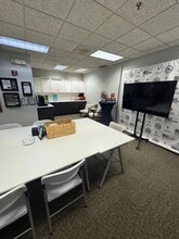 13000 Athens Ave, Lakewood, OH à louer Photo intérieure– Image 2 sur 3