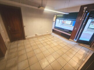Plus de détails pour Local commercial à louer