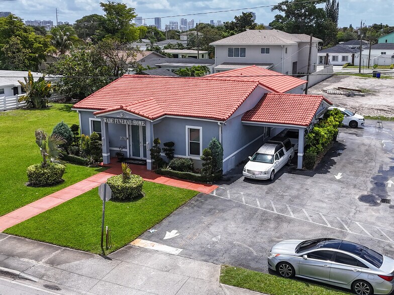 315 Pembroke Rd, Hallandale, FL à vendre - Photo de l’immeuble – Image 3 sur 8