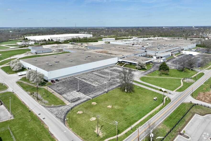 900-1000 Tyrone Pike, Versailles, KY à louer - Aérien – Image 1 sur 4