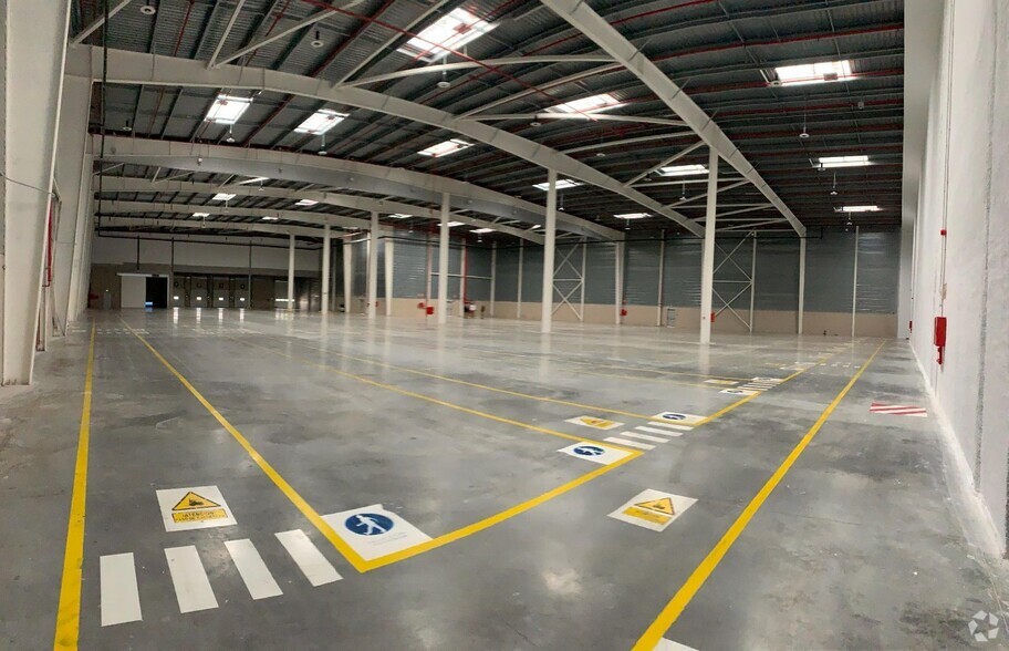 Industriel/Logistique dans Alcalá de Henares, Madrid à louer - Photo de l’immeuble – Image 1 sur 7