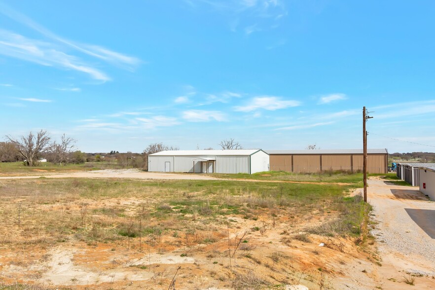 1715 N FM Road 51, Springtown, TX à louer - Photo de l’immeuble – Image 2 sur 25
