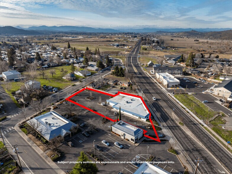 209 N Pacific Hwy, Talent, OR à vendre - Photo de l’immeuble – Image 2 sur 57