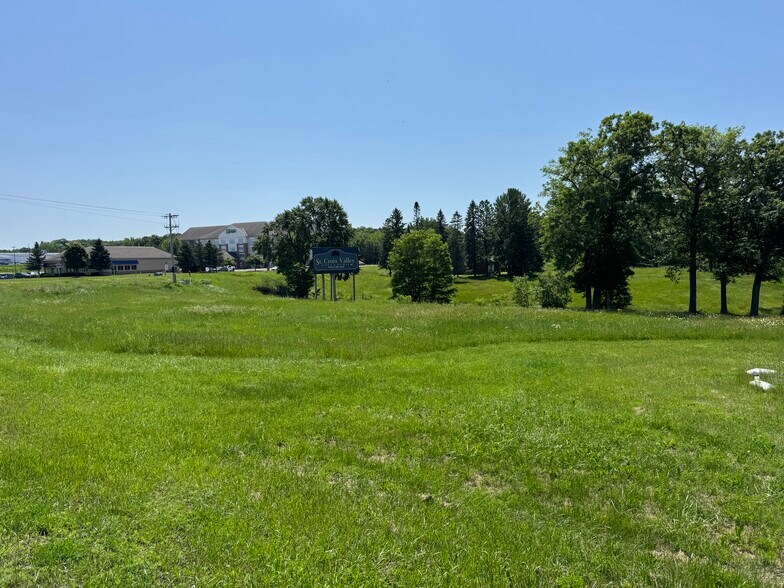 2200 US Highway 8, Saint Croix Falls, WI à vendre - Photo de l’immeuble – Image 3 sur 5